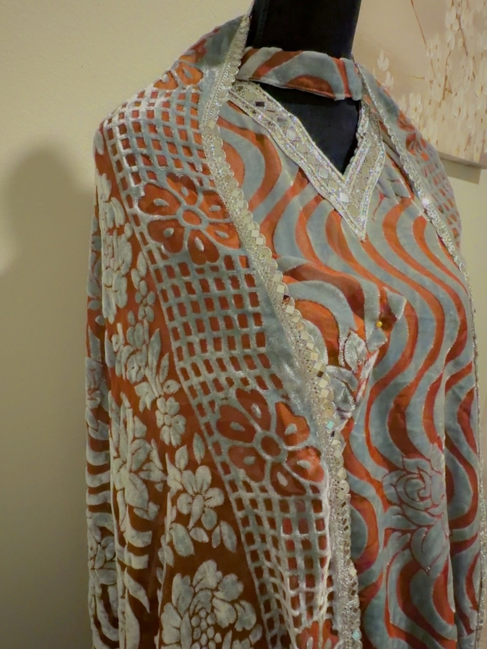 Gray & Rust Velvet Kurta Set - Picture 3 of 3
